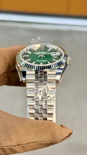 Rolex Datejust 36 mm "Palm Green Fluted Bezel Jubile Kordon" 126234 No. 08 — 4. görsel