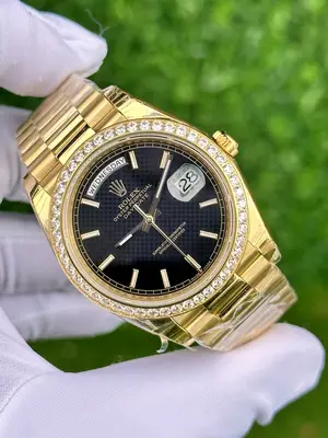 Rolex Day-Date 40 mm "Altın Siyah" — 2. görsel