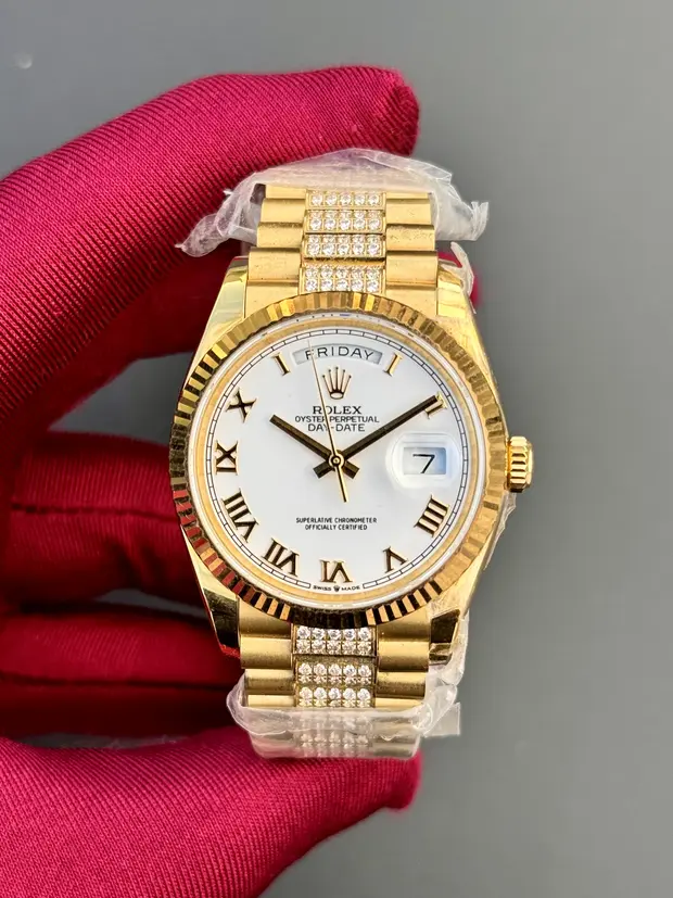 Rolex Day-Date "Altın Beyaz Zamanl Beyaz Zamanl"