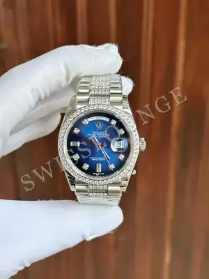 Rolex Day-Date "Blue Ombre Diamond Set Bezel" — 1. görsel