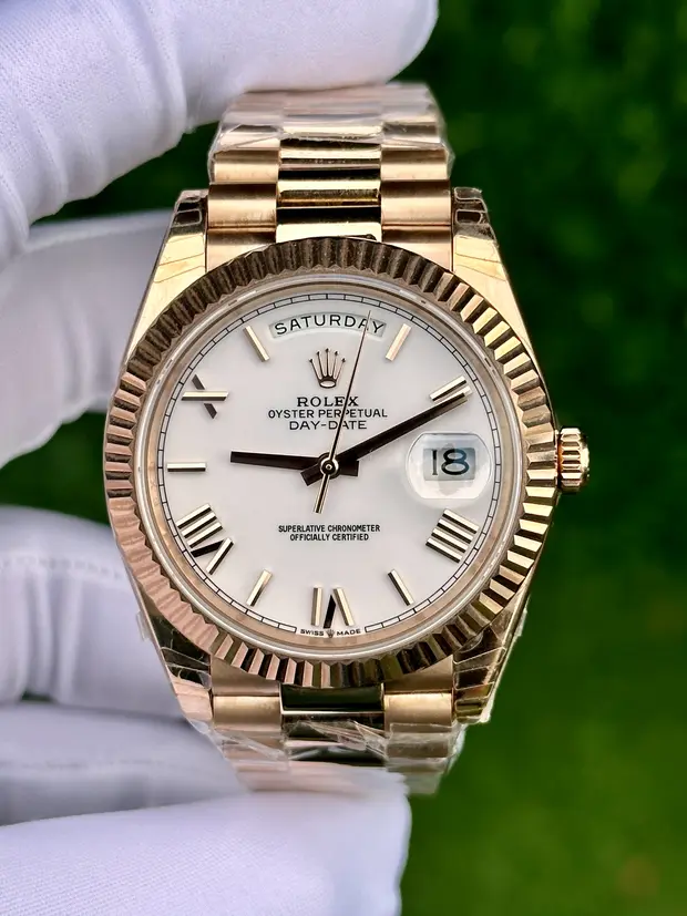 Rolex Day-Date "Cubuklu Altın Kadran" 228238 No. 02
