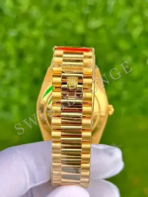 Rolex Day-Date "Cubuklu Altın Kadran" 228238 — 7. görsel