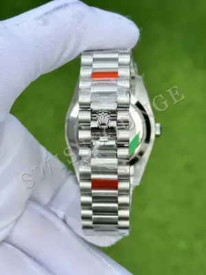 Rolex Day-Date "Ice Blue Roman Dial" — 7. görsel