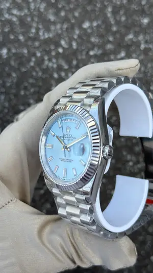 Rolex Day-Date "Platinum Ice Blue" 228236 — 6. görsel