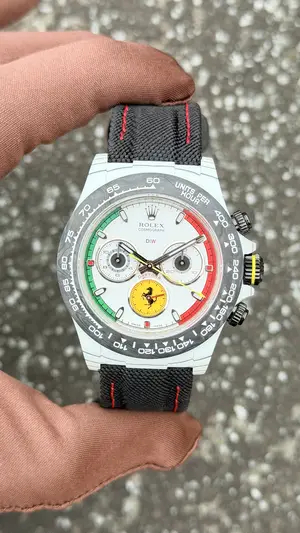 Rolex Daytona "Cosmograph Diw Ferrari White Carbon" No. 02 — 1. görsel