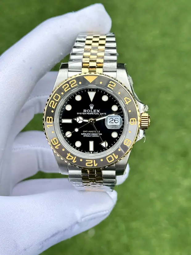Rolex GMT-Master II 126713GRNR No. 02