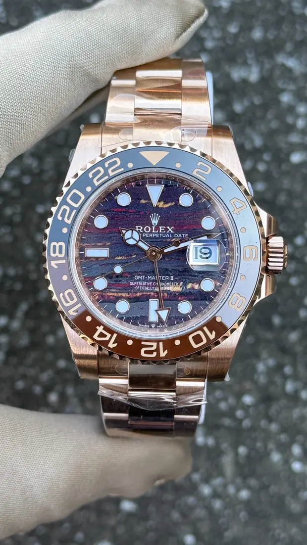 Rolex GMT-Master II "Rootbeer" 126715CHNR No. 02