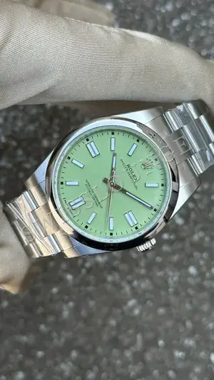 Rolex Oyster Perpetual 41 mm "Yeni Yeşil Jubile" — 3. görsel