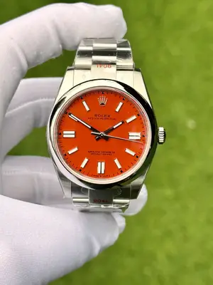 Rolex Oyster Perpetual "Red Kadran" — 1. görsel