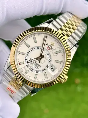 Rolex Sky-Dweller 42 mm "Gold Kadran Cift Renkli Jubile" No. 02 — 3. görsel