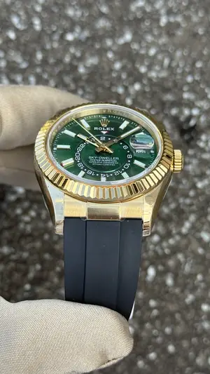 Rolex Sky-Dweller "Yeşil Kadran Jubile Kordon" 336938 — 4. görsel