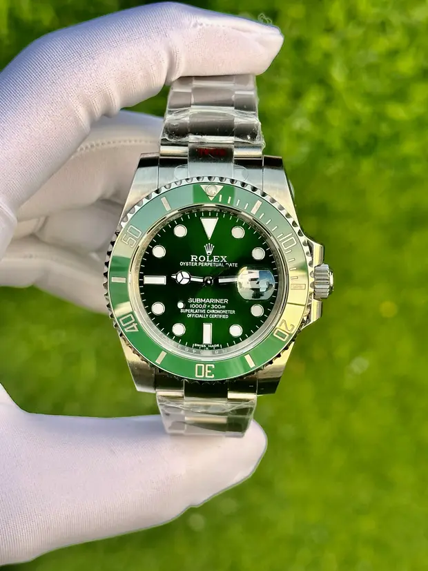 Rolex Submariner 41 mm "Starbucks" 126610LV No. 01