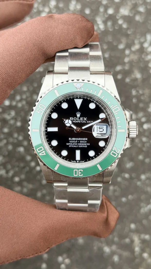 Rolex Submariner 41 mm "Starbucks" 126610LV No. 25