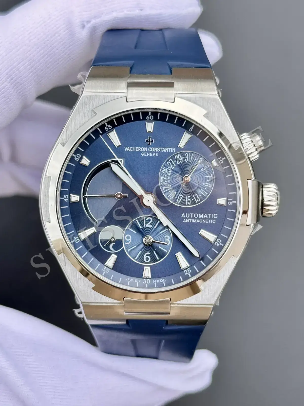 Vacheron Constantin Overseas "Dual Time Mavi Kadran Kauçuk Kordon"