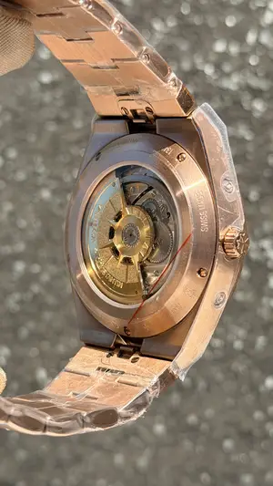 Vacheron Constantin Overseas "Perpetual Calendar Ultra Thin" — 7. görsel