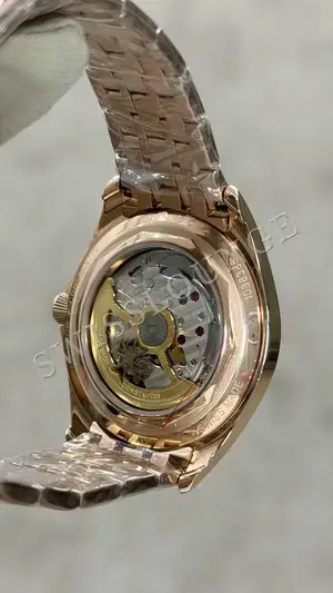 Vacheron Constantin Overseas "Quai De Lile Retrograde" — 7. görsel